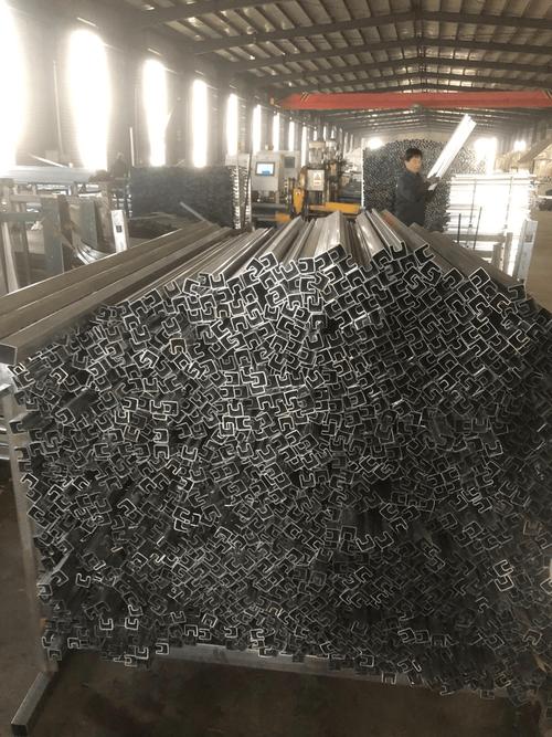河南五合建筑材料(简称河南五合共享护栏工厂)从成立至今